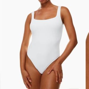 Aritizia Babaton Contour Squareneck Bodysuit - S
